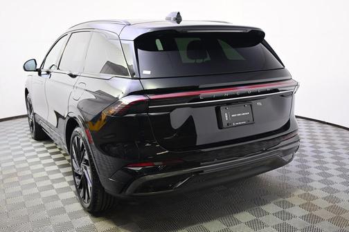 Infinite Black Metallic Clearcoat 2026 Lincoln Nautilus Reserve