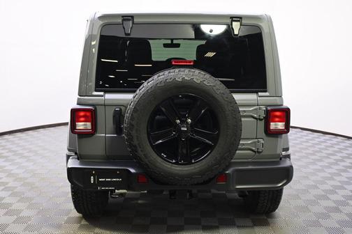 2023 Jeep Wrangler 4-Door Sahara Altitude 4x4