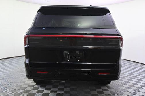 Infinite Black Metallic Clearcoat 2026 Lincoln Navigator Black Label
