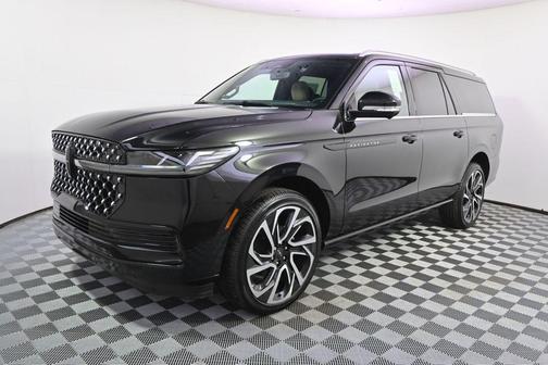 Infinite Black Metallic Clearcoat 2026 Lincoln Navigator Black Label