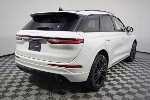 Pristine White Metallic Tri-Coat 2023 Lincoln Corsair Reserve