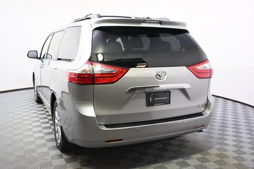 2017 Toyota Sienna Limited Premium
