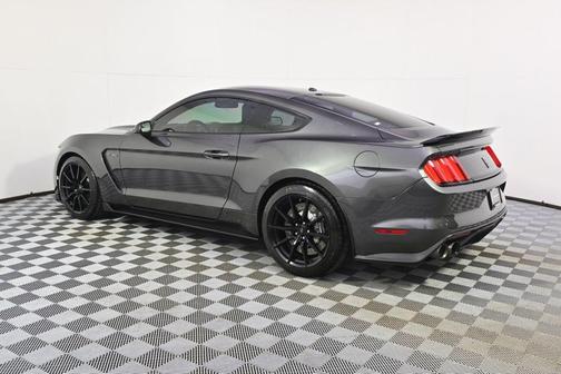 2017 Ford Shelby GT350 Base