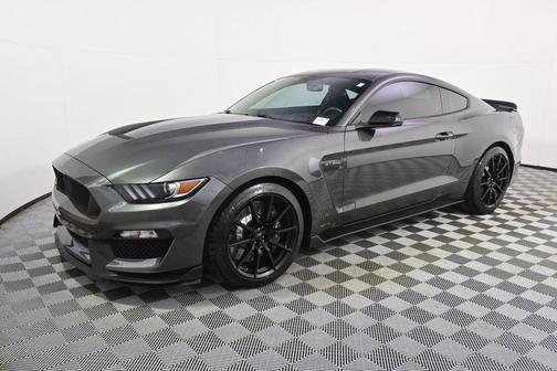 2017 Ford Shelby GT350 Base