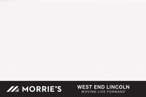 Pristine White Metallic Tri-Coat 2026 Lincoln Navigator Reserve