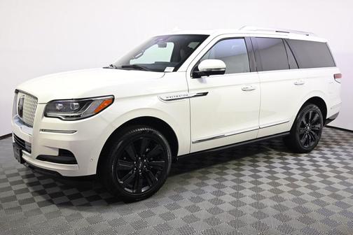 Pristine White Metallic Tri-Coat 2024 Lincoln Navigator Reserve