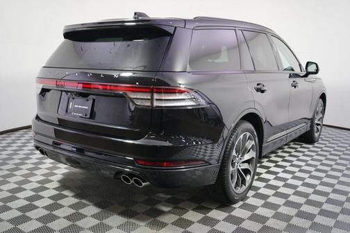 Infinite Black Metallic Clearcoat 2026 Lincoln Aviator Premiere