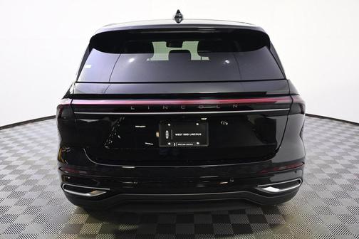 Infinite Black Metallic Clearcoat 2026 Lincoln Nautilus Premiere