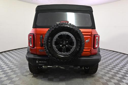 Hot Pepper Red Metallic Tinted Clearcoat 2022 Ford Bronco Badlands