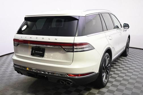 Pristine White Metallic Tri-Coat 2020 Lincoln Aviator Reserve AWD