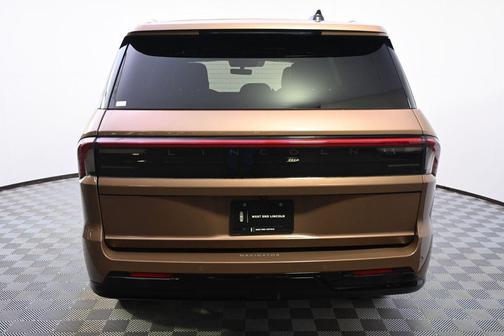 2025 Lincoln Navigator Black Label