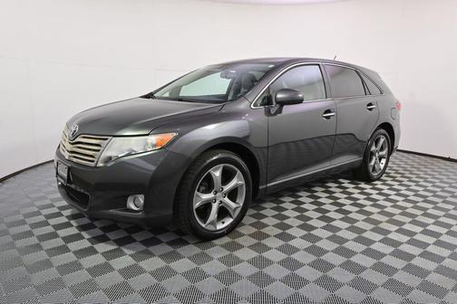 Magnetic Gray Metallic 2010 Toyota Venza Base