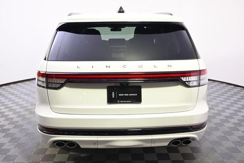 Pristine White Metallic Tri-Coat Clearcoat 2027 Lincoln Aviator Reserve AWD