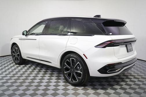 White Platinum Metallic Tri-Coat 2026 Lincoln Nautilus Reserve