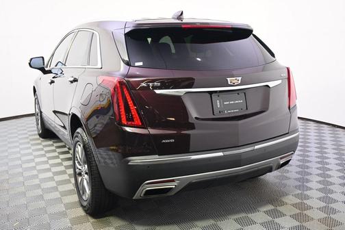 Stellar Black Metallic 2021 Cadillac XT5 Premium Luxury