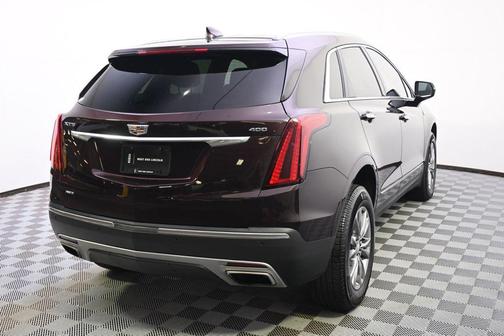 Stellar Black Metallic 2021 Cadillac XT5 Premium Luxury