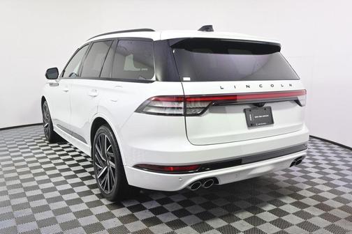 Pristine White Metallic Tri-Coat 2026 Lincoln Aviator Black Label AWD