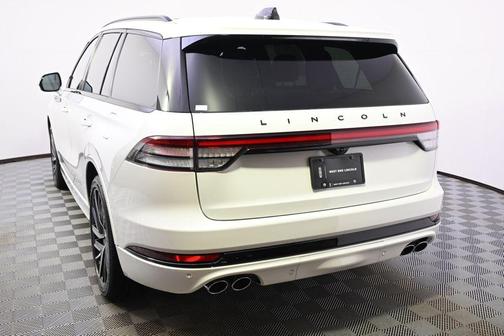 Pristine White Metallic Tri-Coat 2026 Lincoln Aviator Black Label AWD