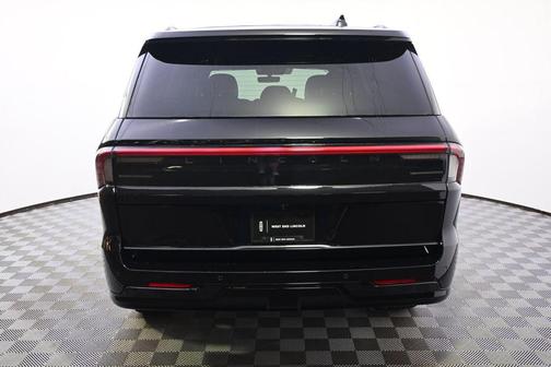 Infinite Black Metallic Clearcoat 2027 Lincoln Navigator Reserve