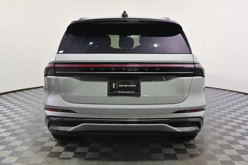 Gray Matter Metallic Clearcoat 2026 Lincoln Nautilus Reserve