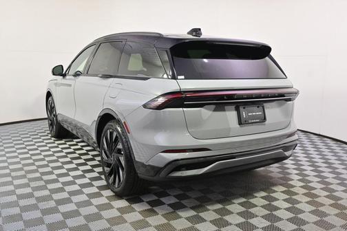 Gray Matter Metallic Clearcoat 2026 Lincoln Nautilus Reserve