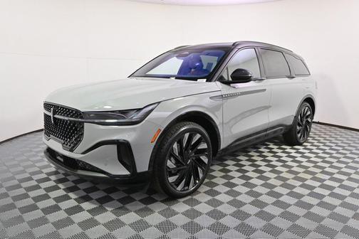 Gray Matter Metallic Clearcoat 2026 Lincoln Nautilus Reserve