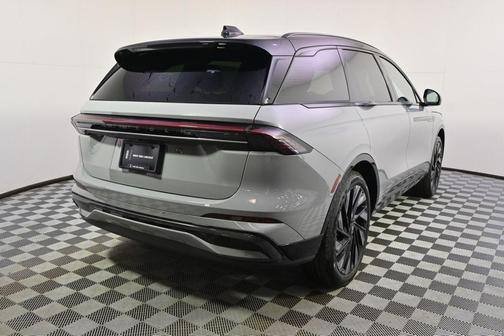 Gray Matter Metallic Clearcoat 2026 Lincoln Nautilus Reserve