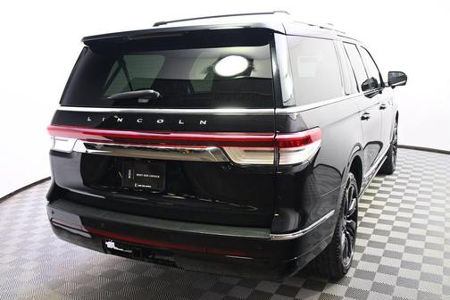 Infinite Black Metallic Clearcoat 2023 Lincoln Navigator Reserve