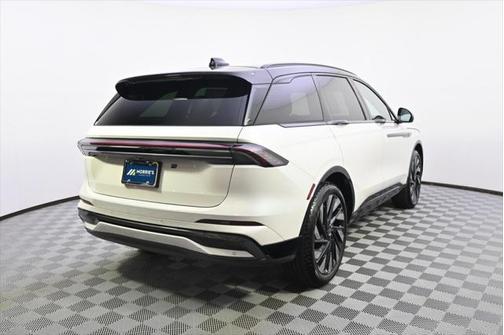 2025 Lincoln Nautilus Reserve