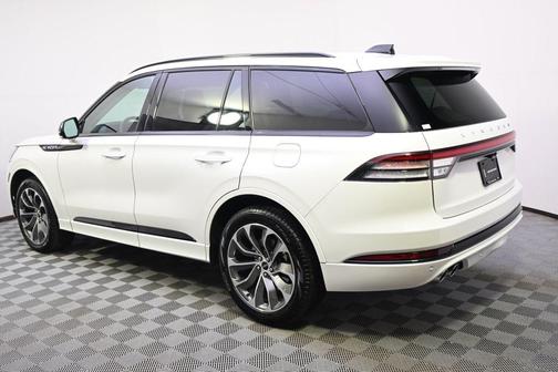 Pristine White Metallic Tri-Coat 2026 Lincoln Aviator Premiere