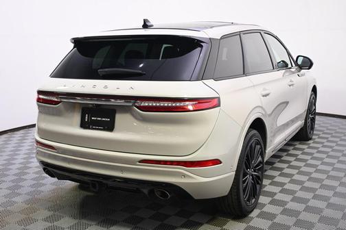 Ceramic Pearl Metallic Tinted Clearcoat 2023 Lincoln Corsair Standard