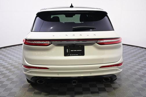 Ceramic Pearl Metallic Tinted Clearcoat 2023 Lincoln Corsair Standard