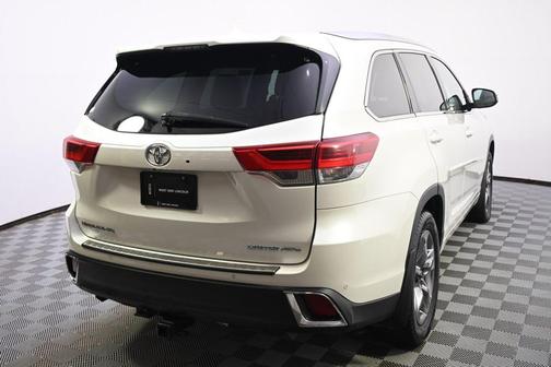 Blizzard Pearl 2017 Toyota Highlander Limited Platinum