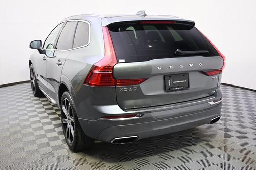Gray Metallic 2018 Volvo XC60 T5 Inscription