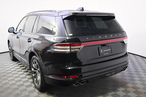 Infinite Black Metallic Clearcoat 2026 Lincoln Aviator Premiere