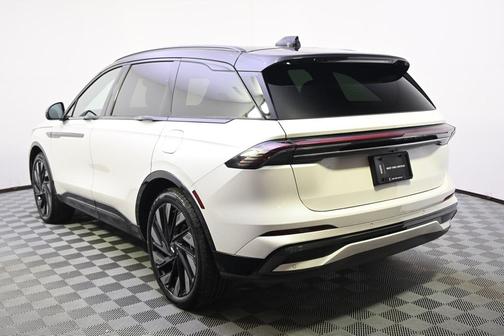 2025 Lincoln Nautilus Reserve