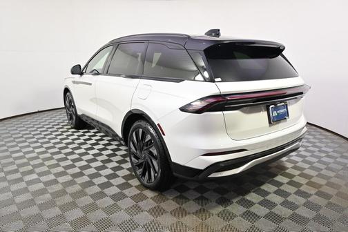 2025 Lincoln Nautilus Reserve