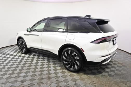 2025 Lincoln Nautilus Reserve