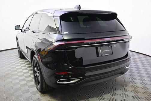Infinite Black Metallic Clearcoat 2026 Lincoln Nautilus Premiere