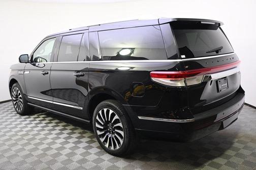 Infinite Black Metallic Clearcoat 2022 Lincoln Navigator Black Label