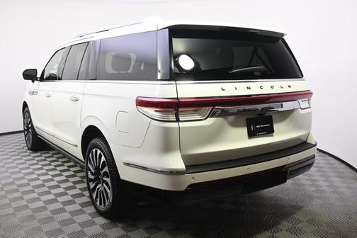 2022 Lincoln Navigator Black Label