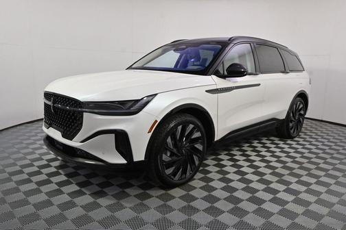 WHITE PLATINUM MET 3C 2026 Lincoln Nautilus Reserve