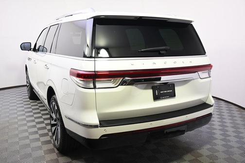 Pristine White Metallic Tri-Coat 2024 Lincoln Navigator Reserve