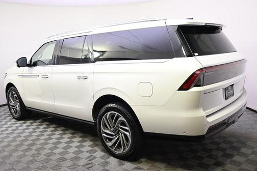 Pristine White Metallic Tri-Coat 2025 Lincoln Navigator Reserve