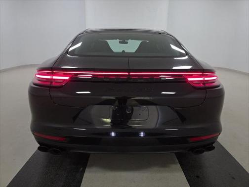 2019 Porsche Panamera GTS