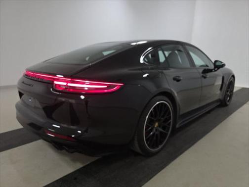 2019 Porsche Panamera GTS
