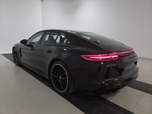 2019 Porsche Panamera GTS