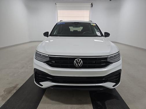 Pure White 2022 Volkswagen Tiguan 2.0T SE R-Line Black FWD