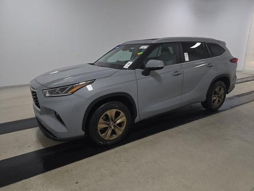 2023 Toyota Highlander Hybrid XLE