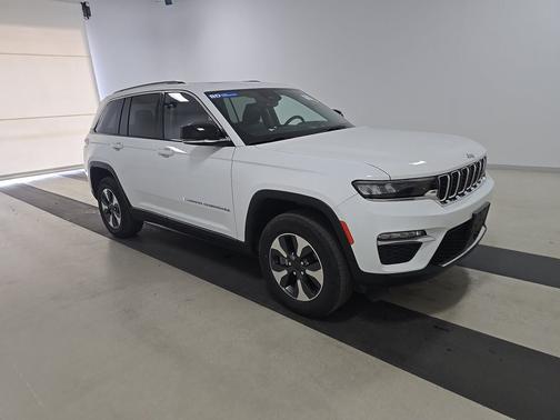 Bright White Clearcoat 2022 Jeep Grand Cherokee 4xe 4x4